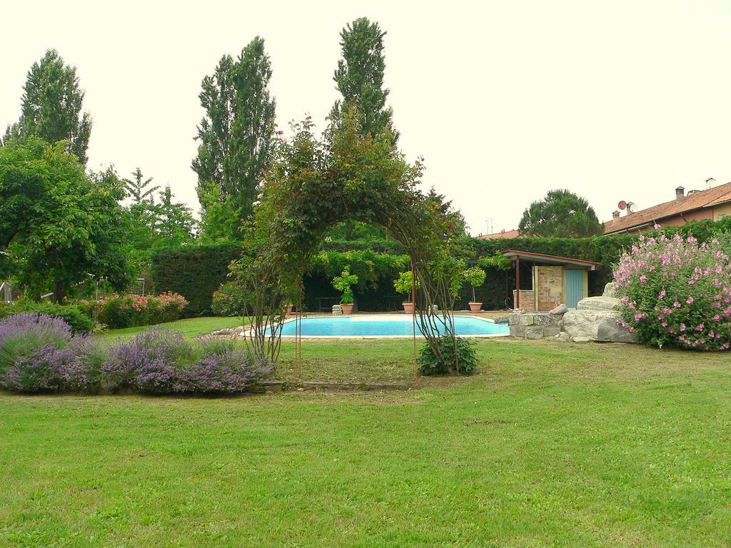 Agriturismo Borgo San Francesco Basiglio Eksteriør bilde