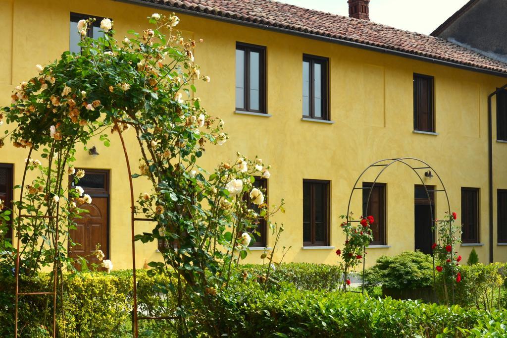 Agriturismo Borgo San Francesco Basiglio Eksteriør bilde